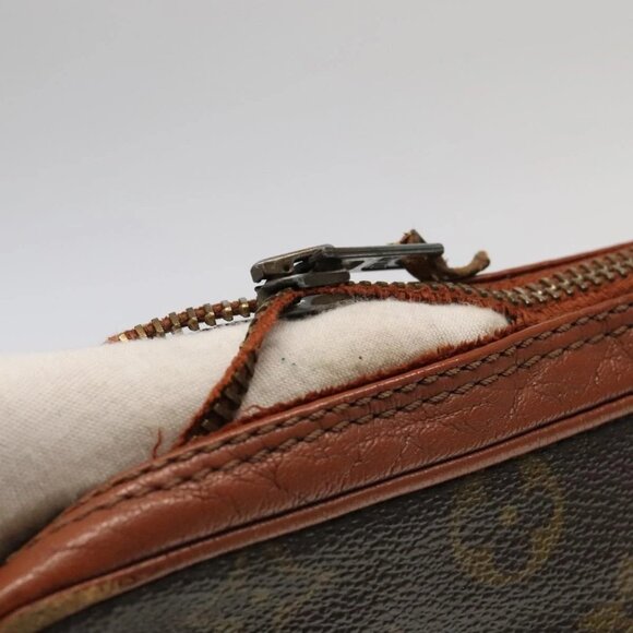 LOUIS VUITTON Monogram Sac Bandouliere Shoulder Bag - Picture 11 of 16